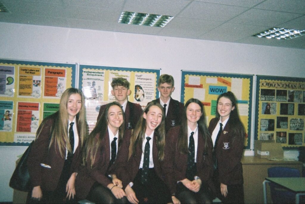 ingiltere-lise- İngiltere lise öğrencileri